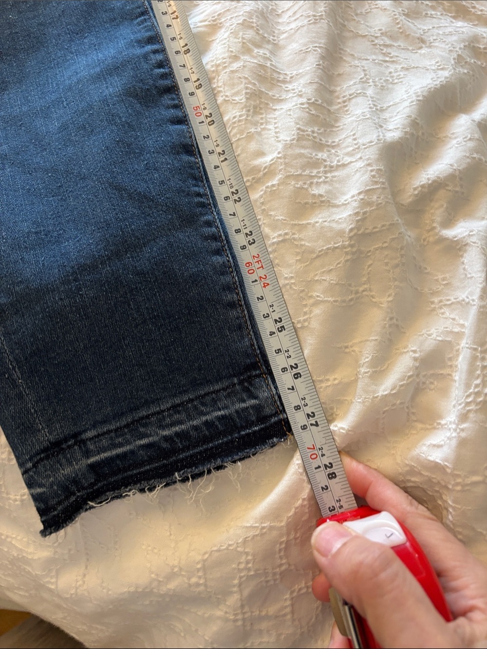 Good American Good Legs High Rise Skinny with a Chewed Hem. size 14/32 - Picture 14 of 14